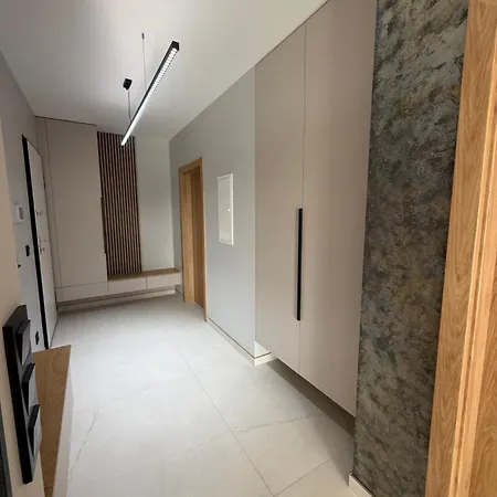 Luxury Terrace Center